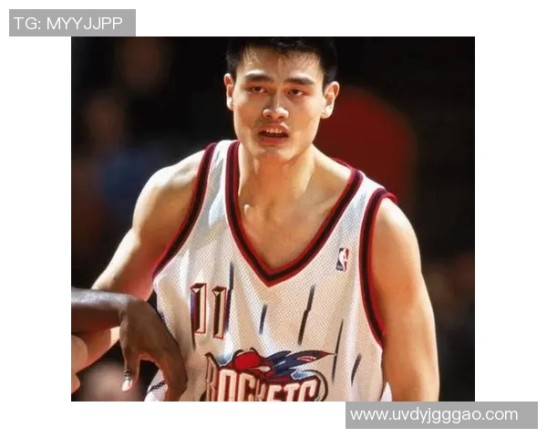 姚明职业生涯中的规则与挑战:从篮球场到商业舞台的成功之路 姚明职业生涯中的规则与挑战:从篮球场到商业舞台的成功之路