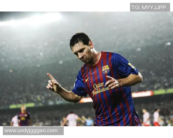 科曼赞扬梅西：他是巴塞罗那的灵魂，肯定会留队至今盼玩转西甲